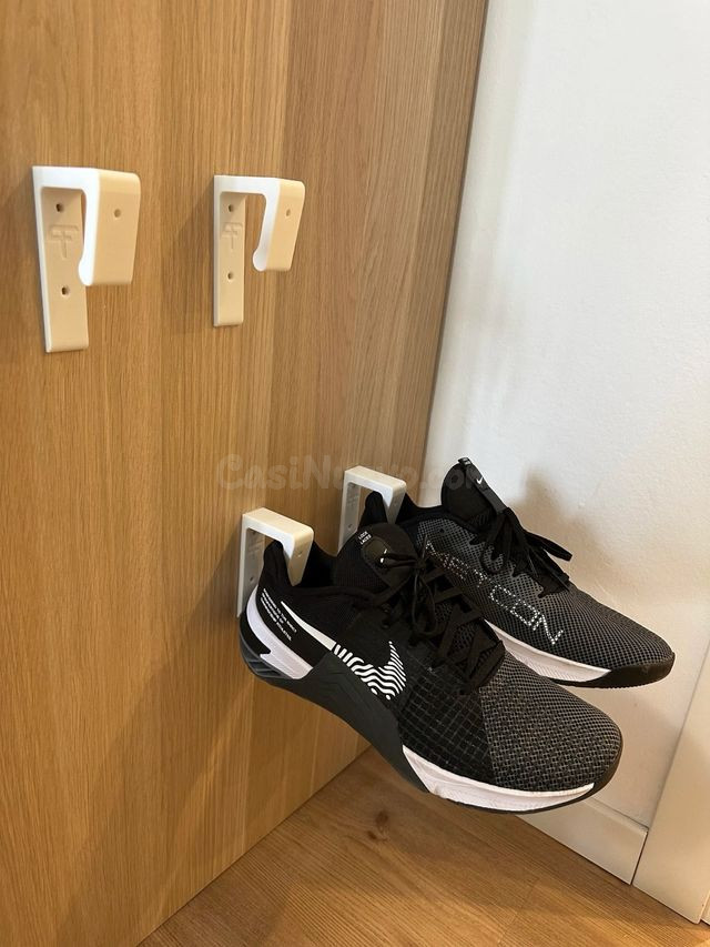 Soportes de Pared para Zapatillas  ¡Organiza tu Calzado con Estilo!