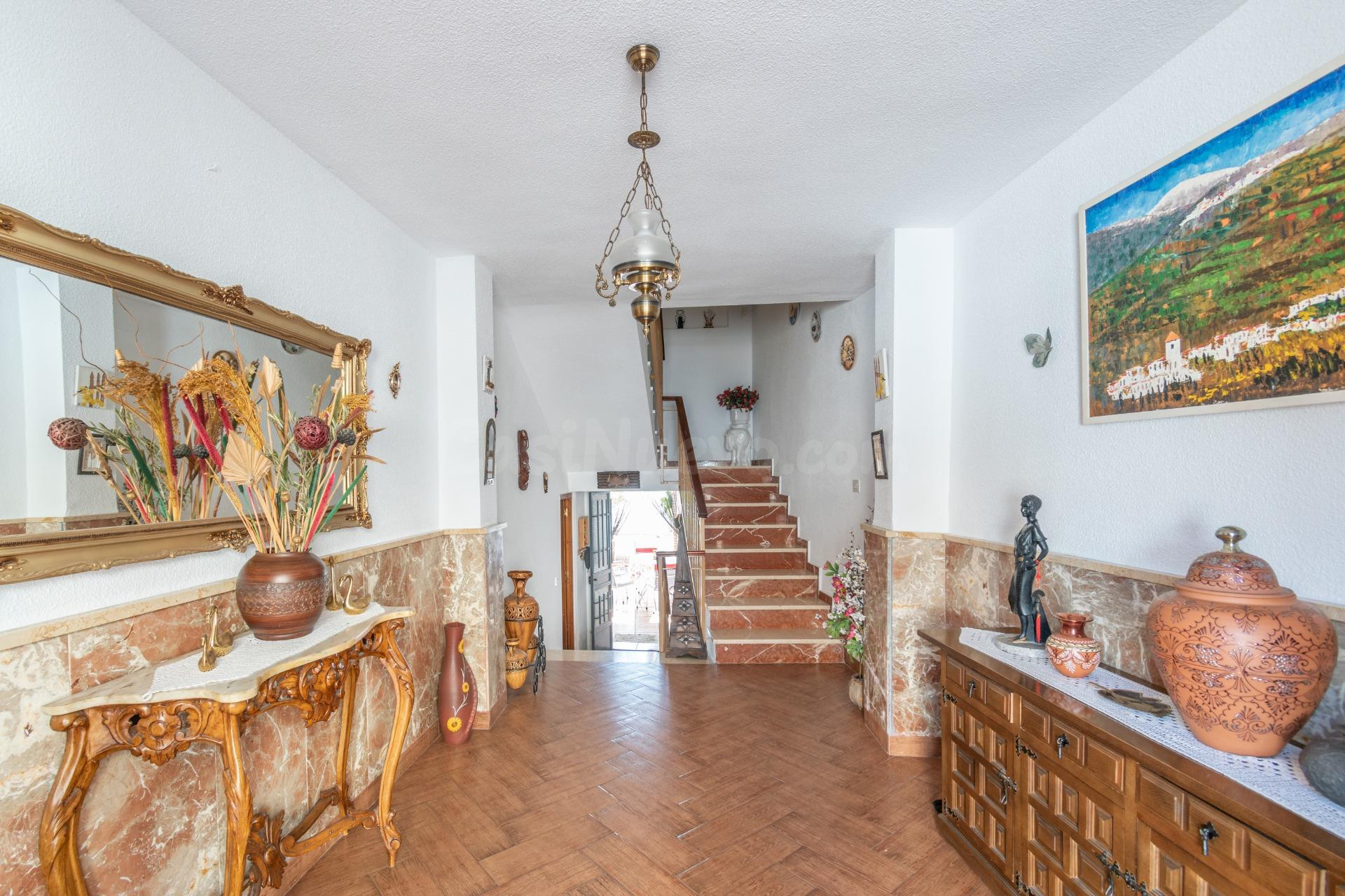 Gran Casa en Esquina en Atarfe – 4 Dormitorios, Piscina, Gar - foto 9