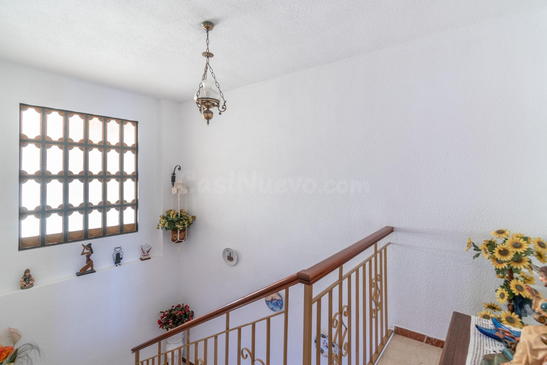 Gran Casa en Esquina en Atarfe – 4 Dormitorios, Piscina, Gar - foto 13