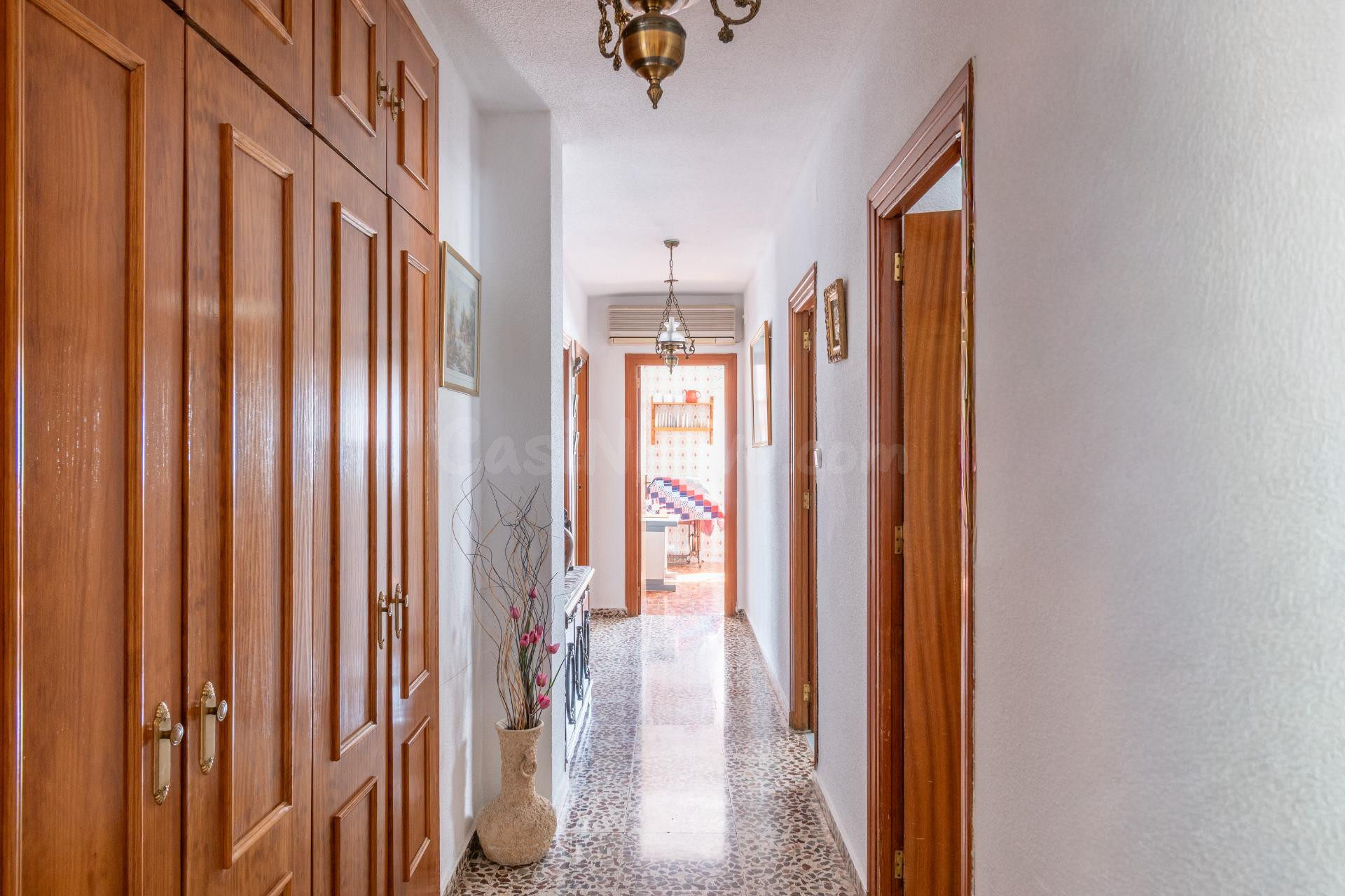 Gran Casa en Esquina en Atarfe – 4 Dormitorios, Piscina, Gar - foto 20