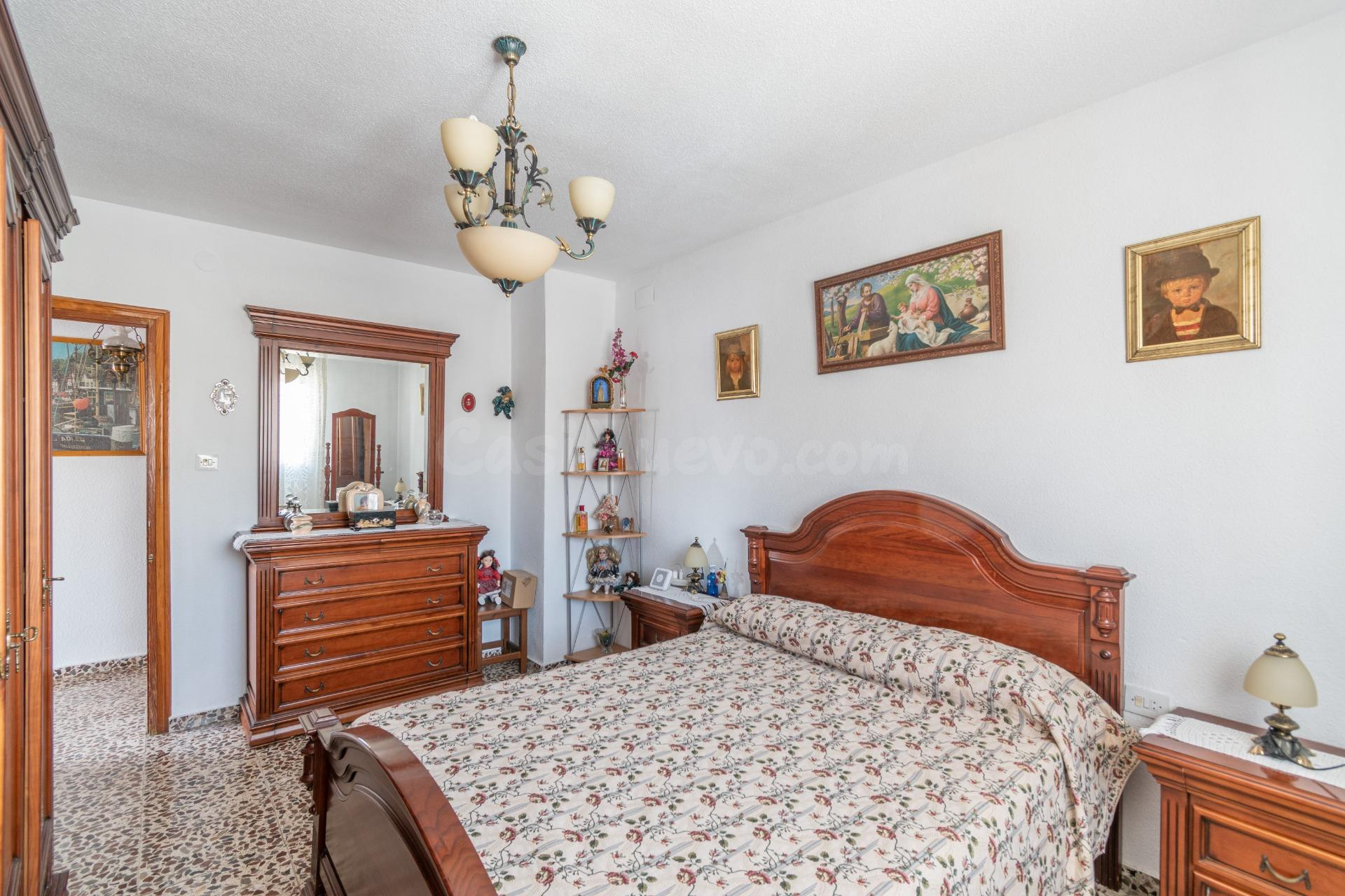 Gran Casa en Esquina en Atarfe – 4 Dormitorios, Piscina, Gar - foto 26