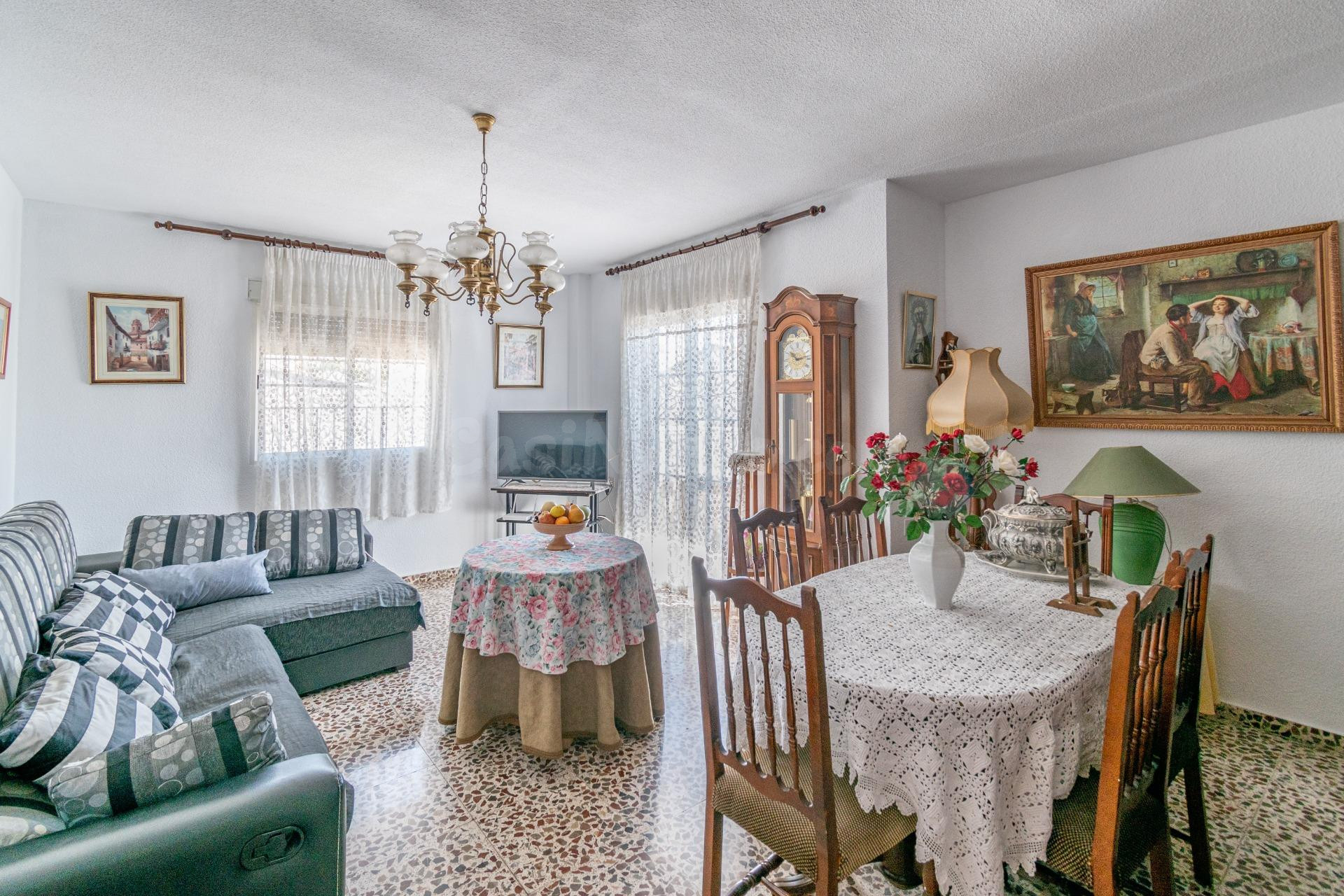 Gran Casa en Esquina en Atarfe – 4 Dormitorios, Piscina, Gar - foto 27