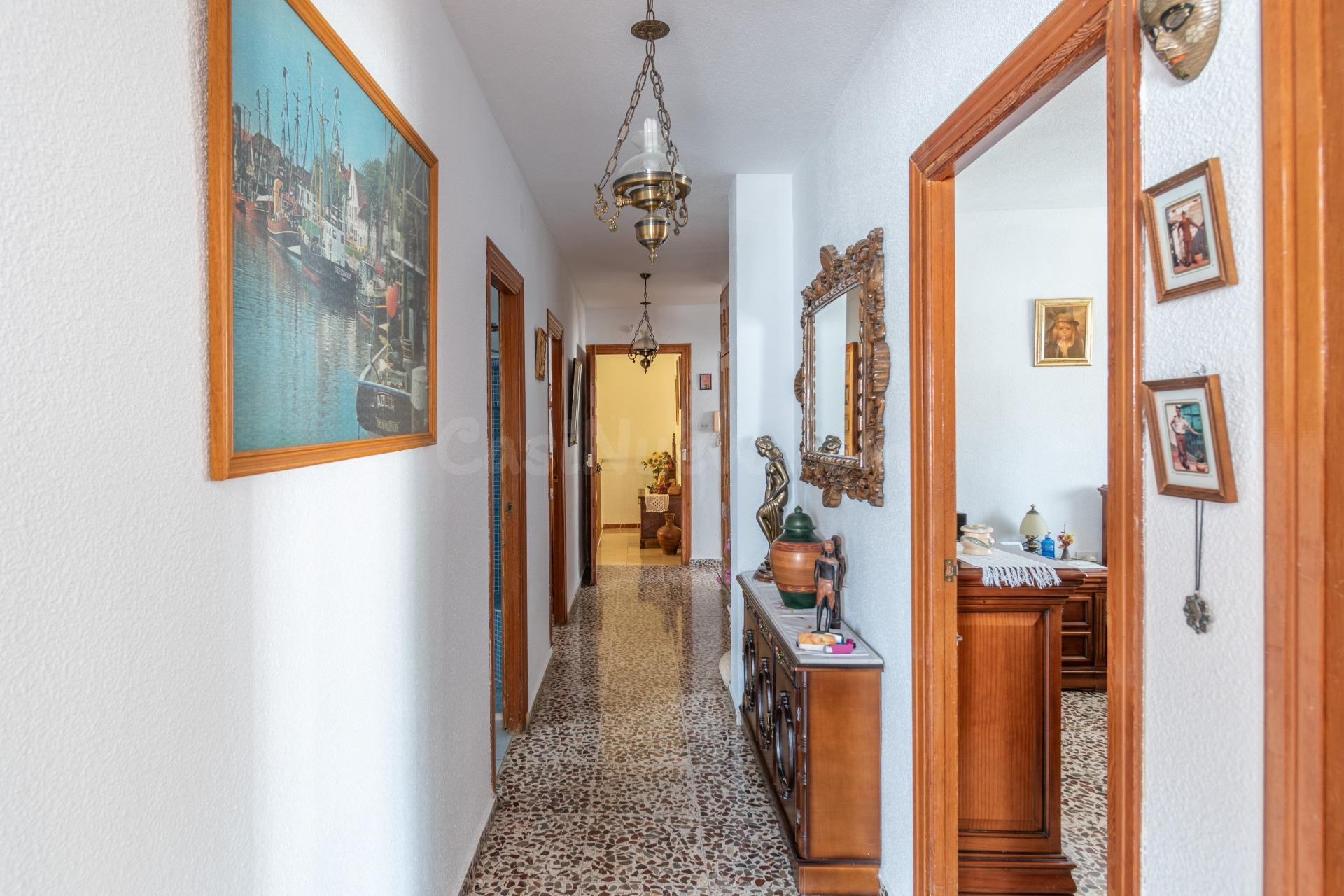 Gran Casa en Esquina en Atarfe – 4 Dormitorios, Piscina, Gar - foto 31