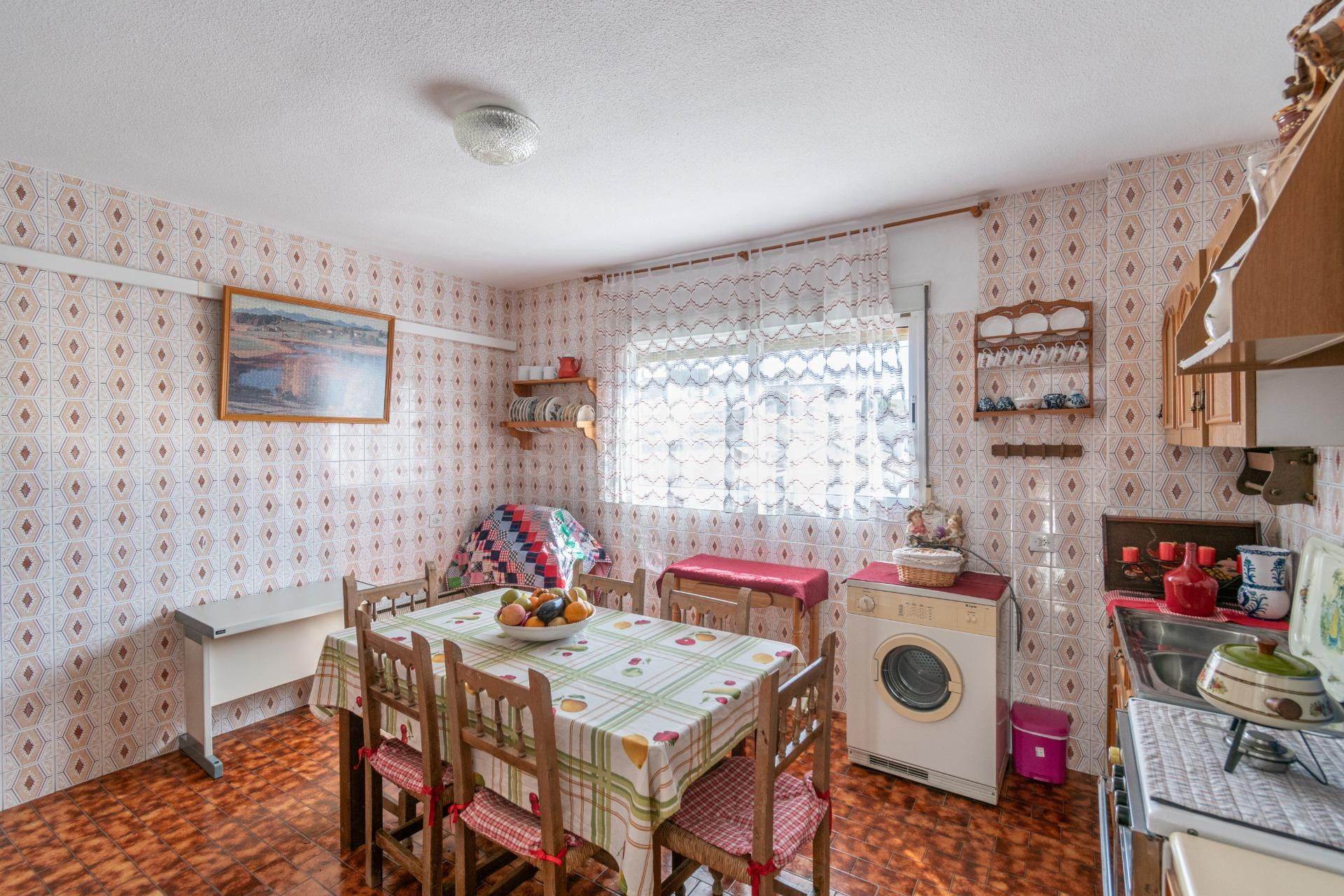 Gran Casa en Esquina en Atarfe – 4 Dormitorios, Piscina, Gar - foto 34