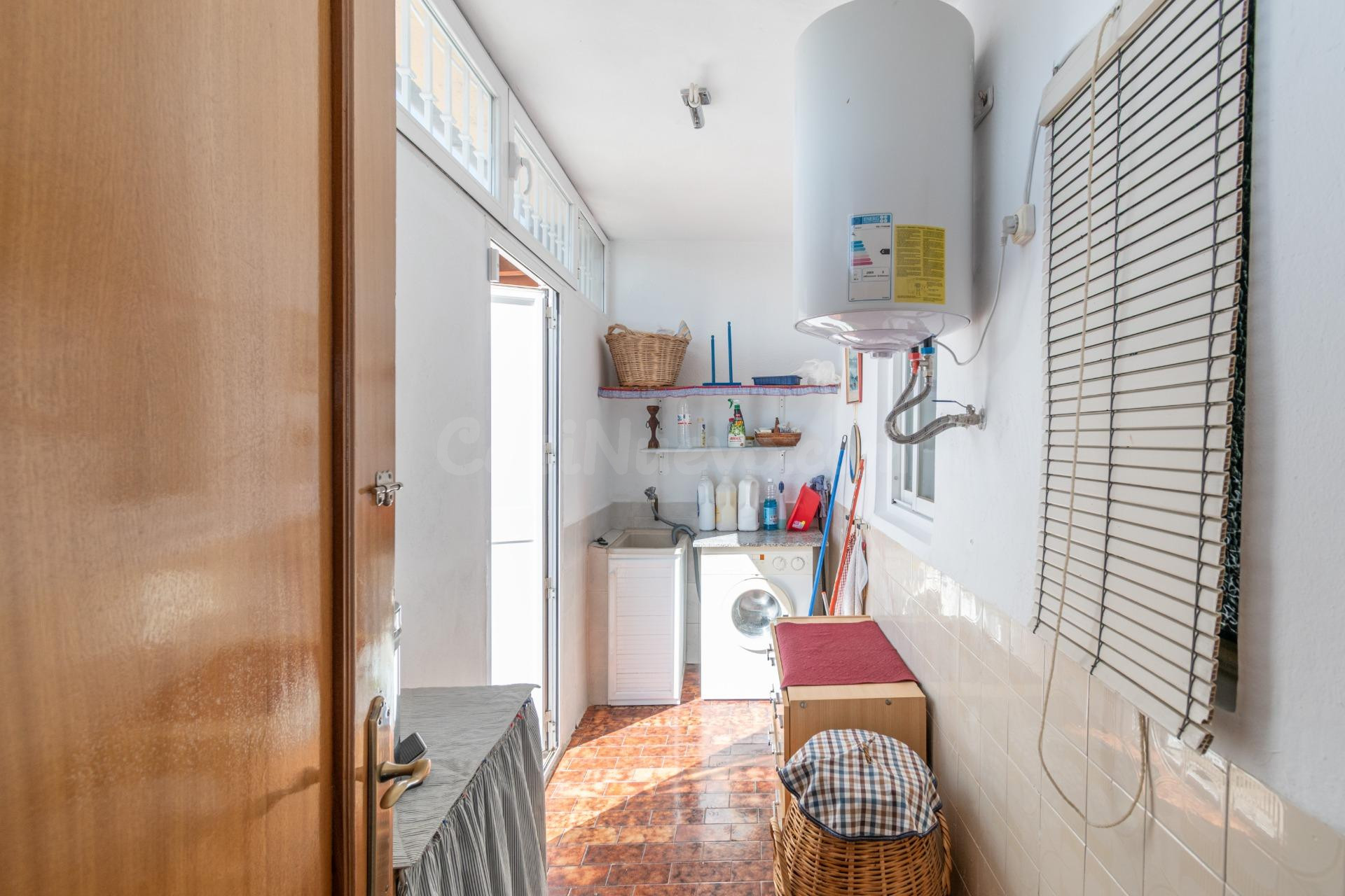 Gran Casa en Esquina en Atarfe – 4 Dormitorios, Piscina, Gar - foto 36