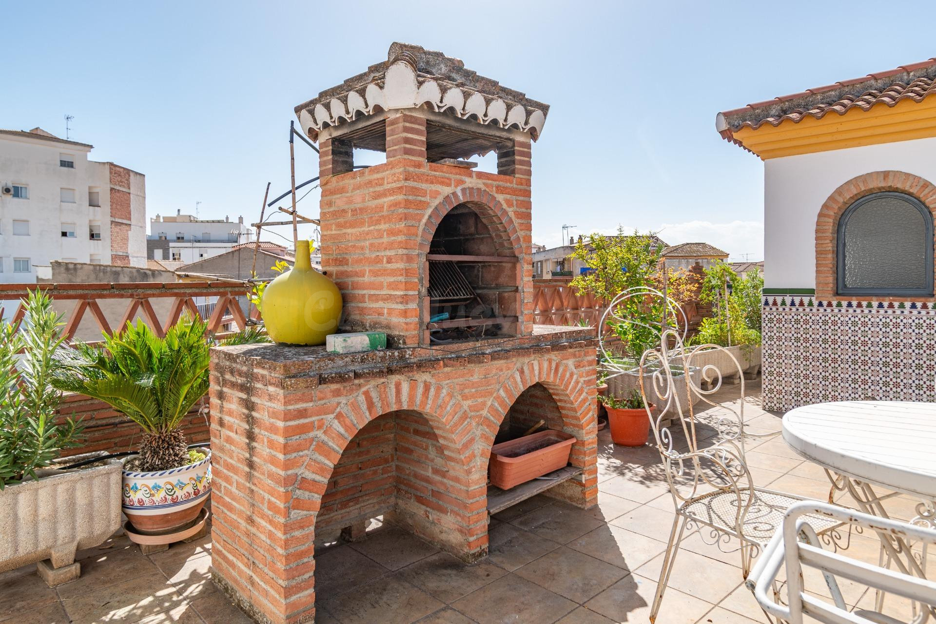 Gran Casa en Esquina en Atarfe – 4 Dormitorios, Piscina, Gar - foto 40