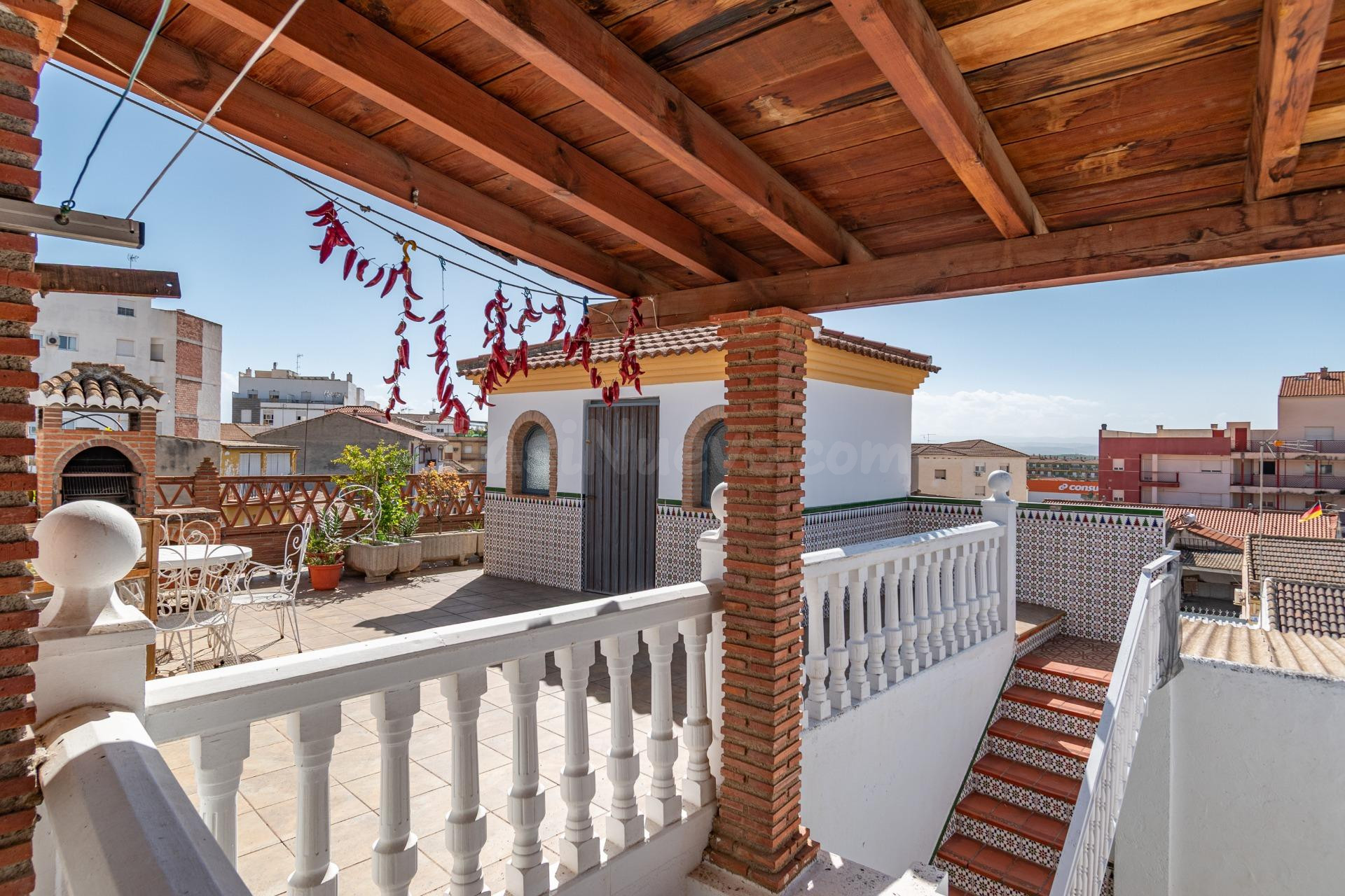 Gran Casa en Esquina en Atarfe – 4 Dormitorios, Piscina, Gar - foto 47