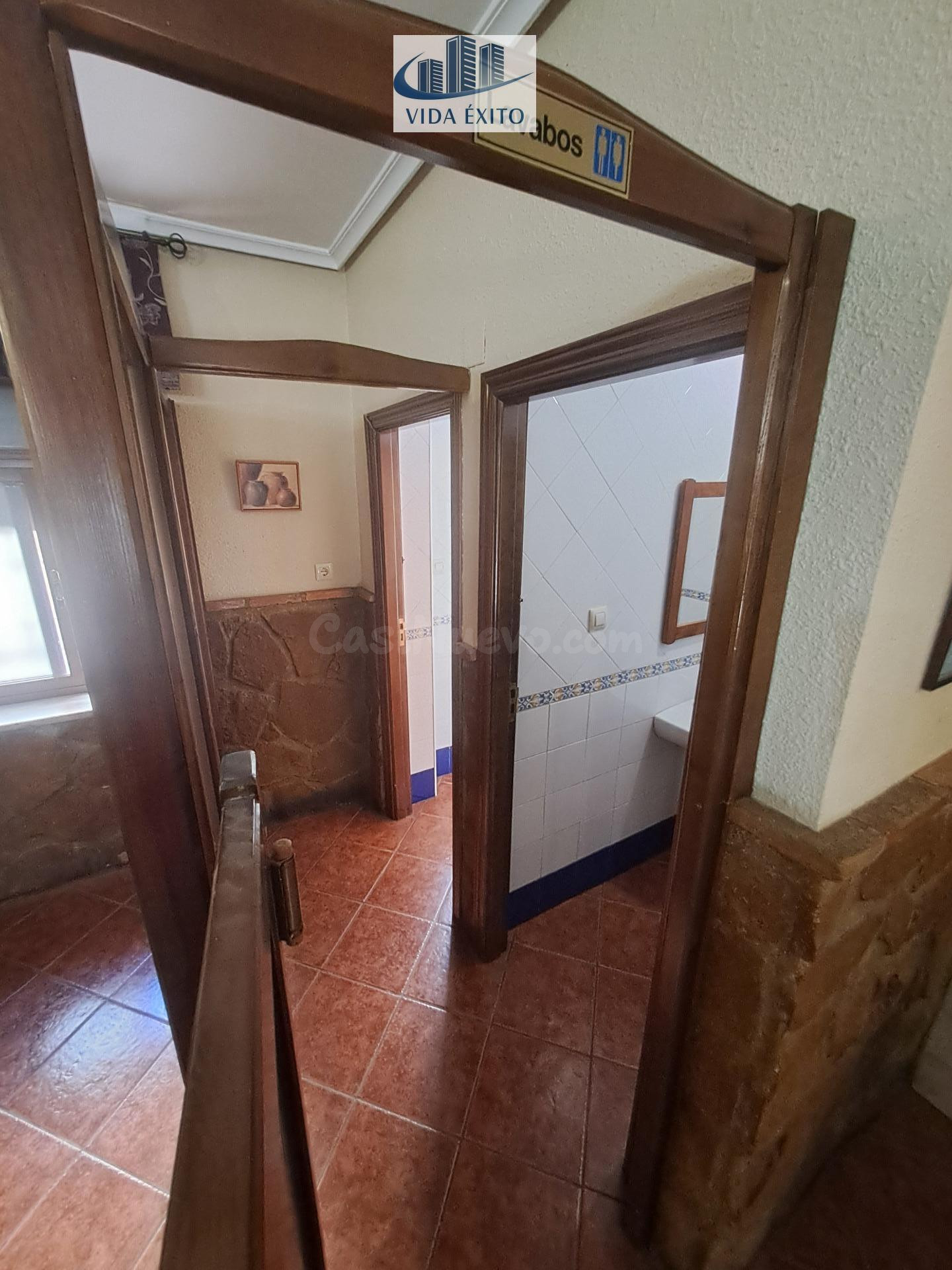 LOCAL EN ARQUITECTO BERGES - foto 5