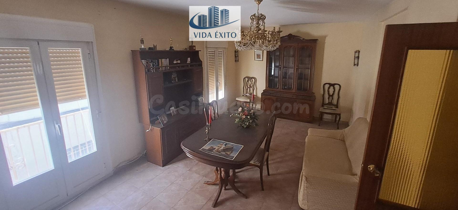 CASA EN LOS VILLARES