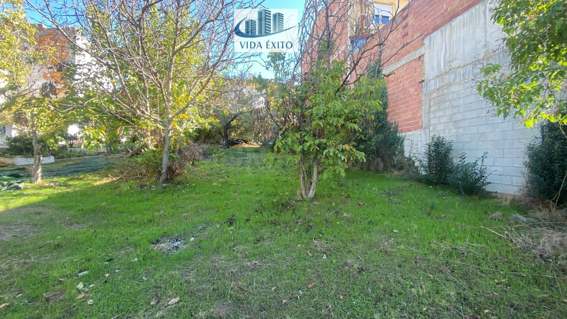 SOLAR URBANO EN LOS VILLARES