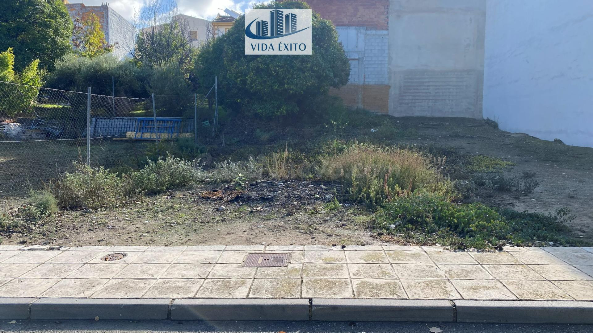 TERRENO URBANO EN LOS VILLARES - foto 2