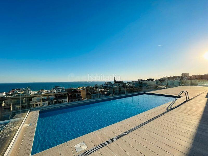 Piso esquinero con terraza, vistas al mar, aerotermia, domót