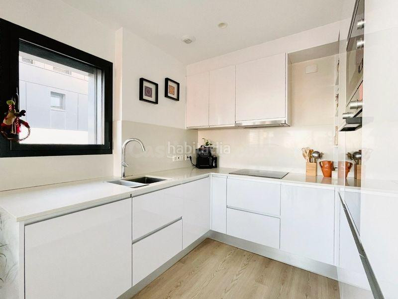 Piso esquinero con terraza, vistas al mar, aerotermia, domót - foto 10