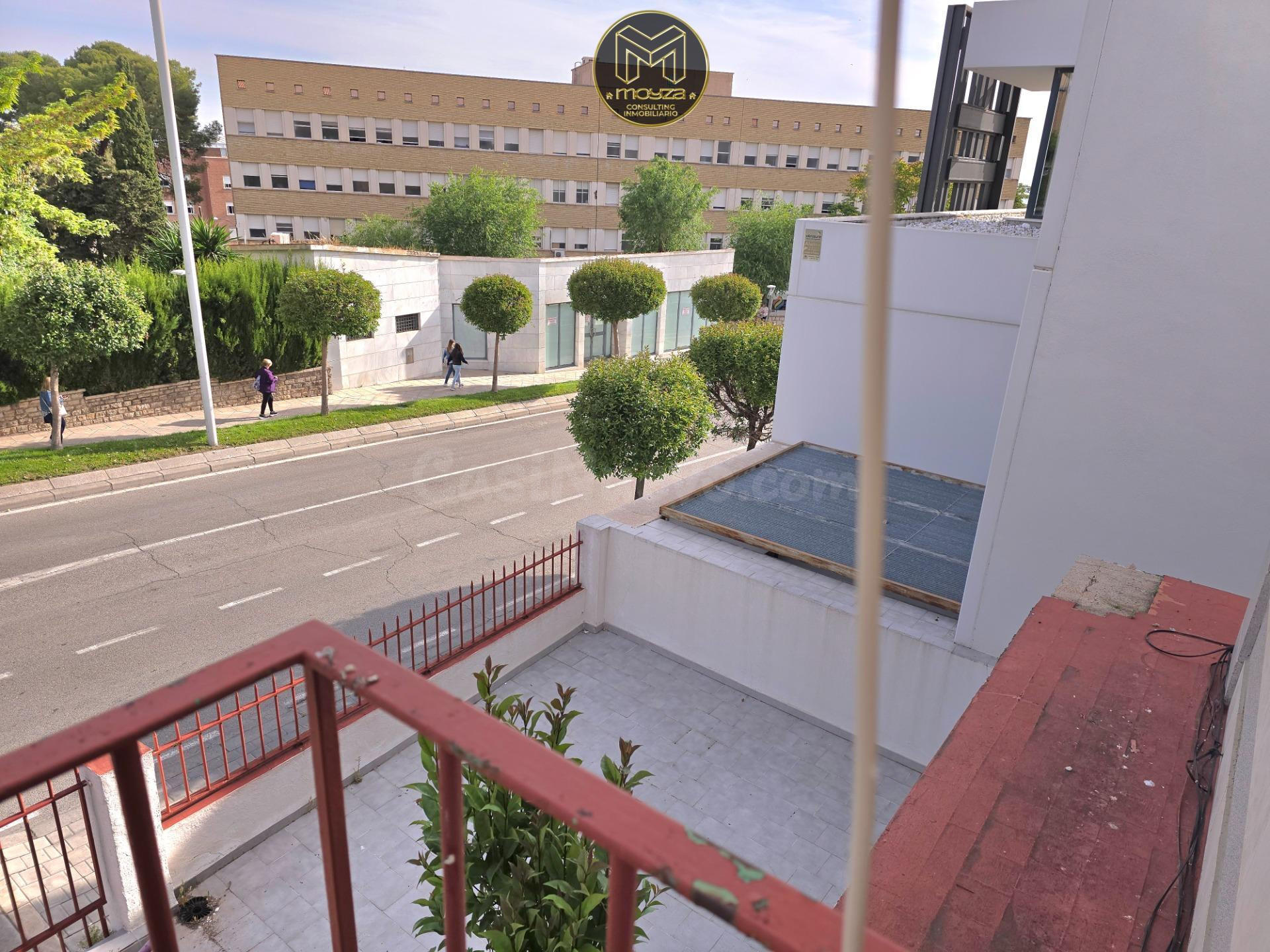 CASA EN ZONA HOSPITAL - foto 5