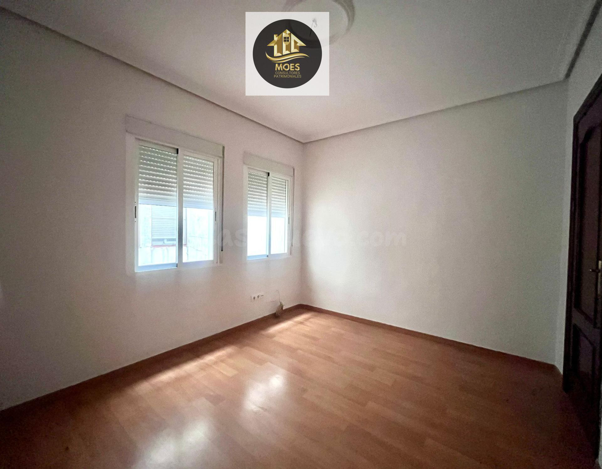 PISO  EN ÚBEDA - foto 4