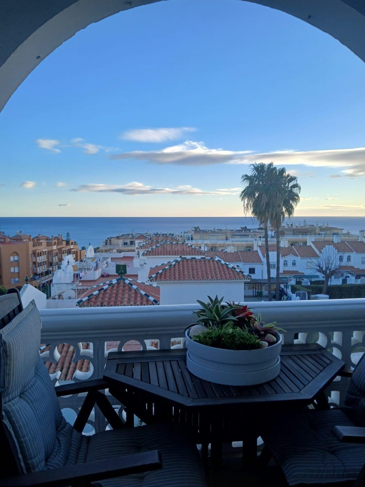 FANTASTICO PISO CON VISTAS AL MAR EN LA CALA DEL MORAL - foto 3