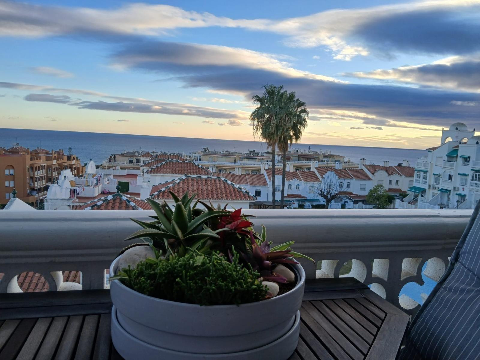 FANTASTICO PISO CON VISTAS AL MAR EN LA CALA DEL MORAL - foto 4