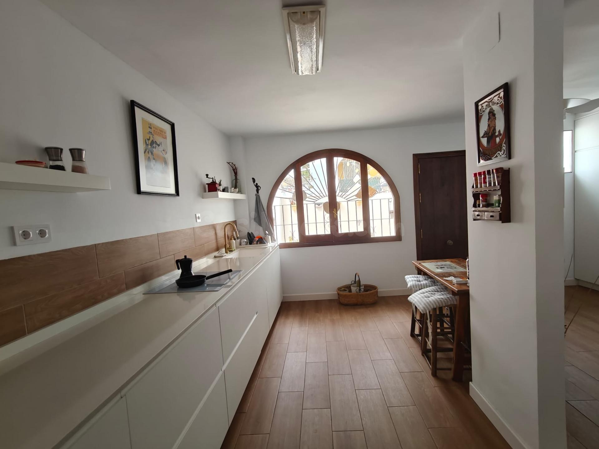 CHALET PAREADO CON VISTAS PANORÁMICAS A LA BAHÍA Y SOLÁRIUM  - foto 7