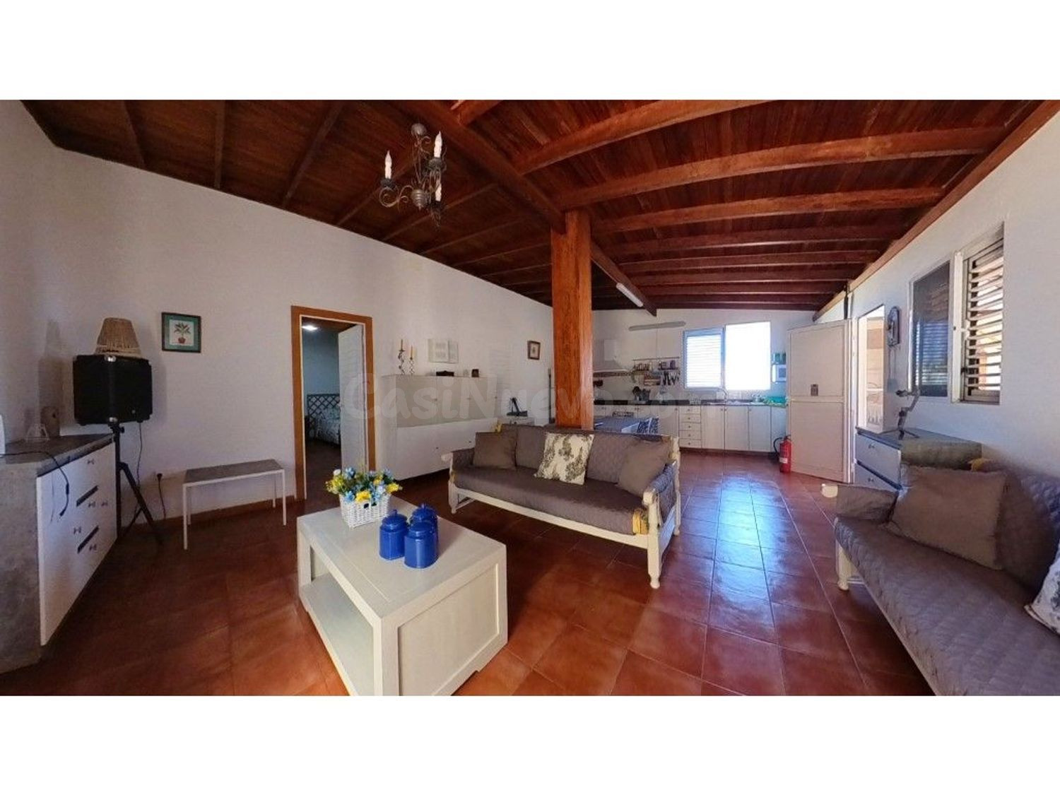 Finca de 6.909 m2 con vivienda, almacén y vistas en San Mate