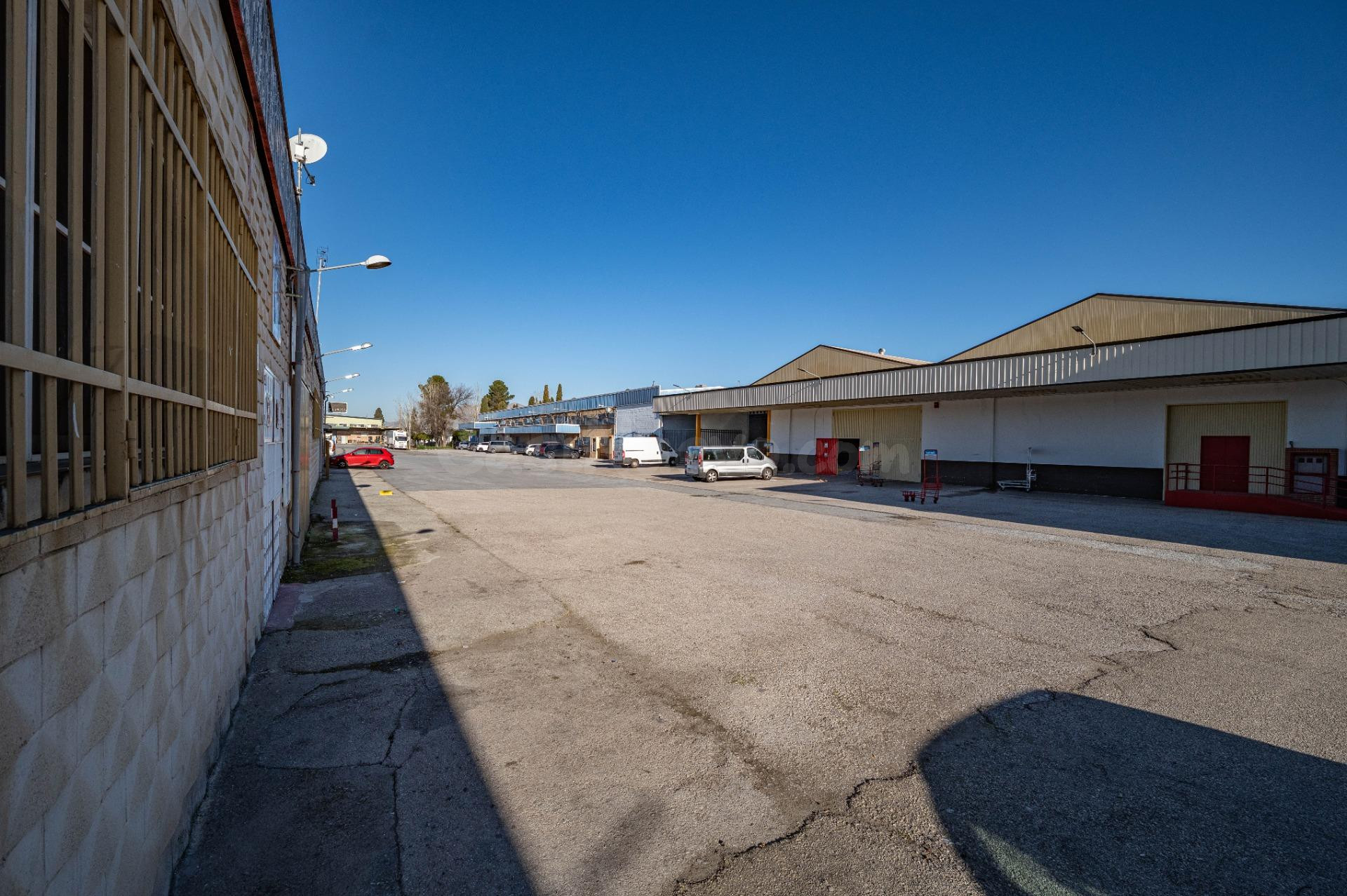 Estupenda Nave en Mercagranada - foto 10