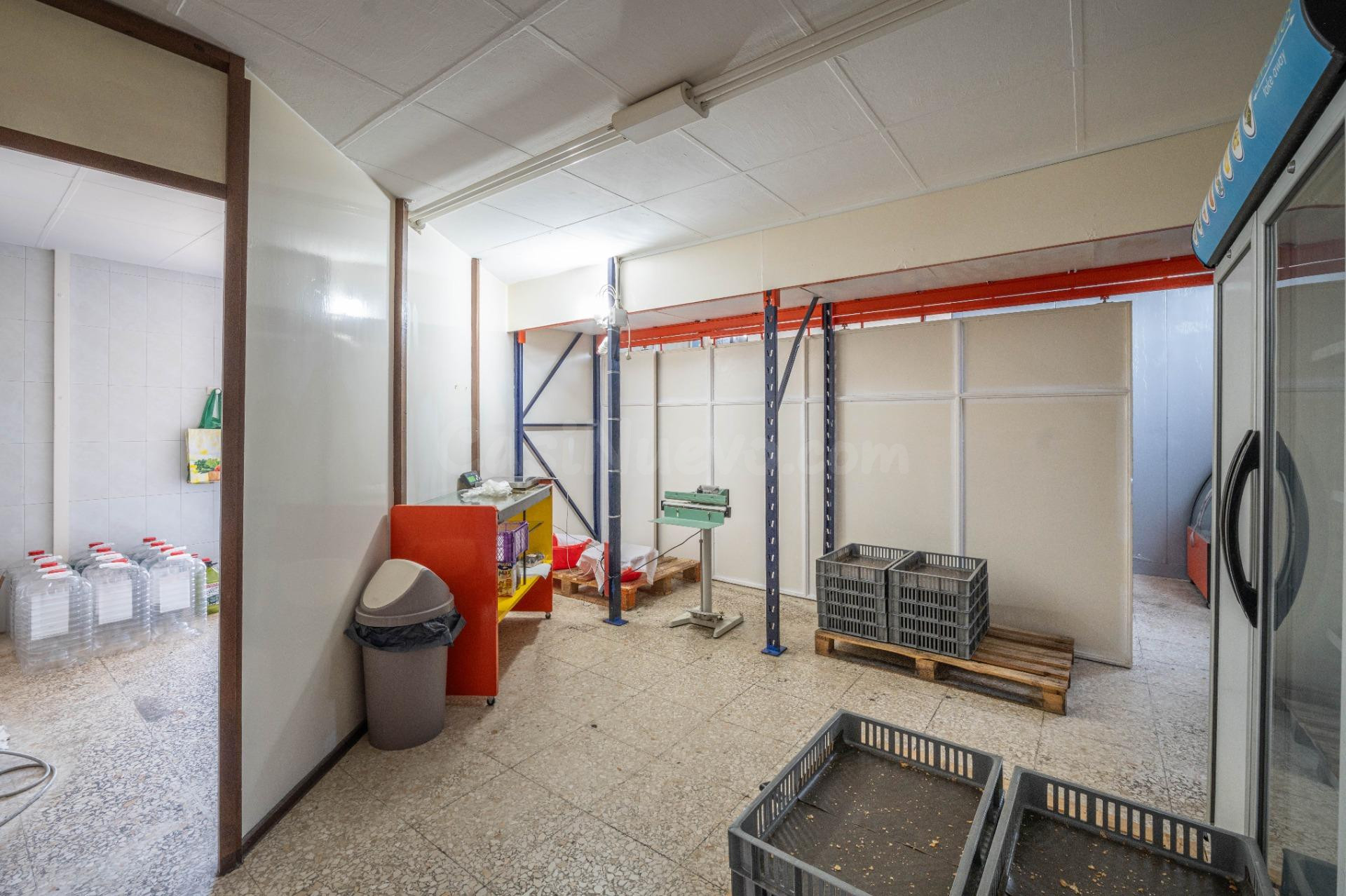 Estupenda Nave en Mercagranada - foto 14