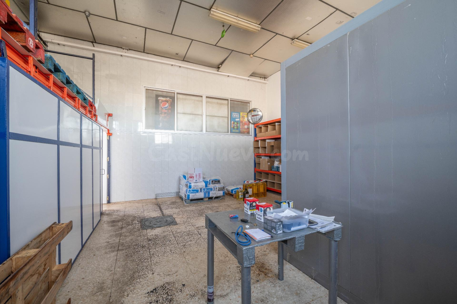 Estupenda Nave en Mercagranada - foto 17