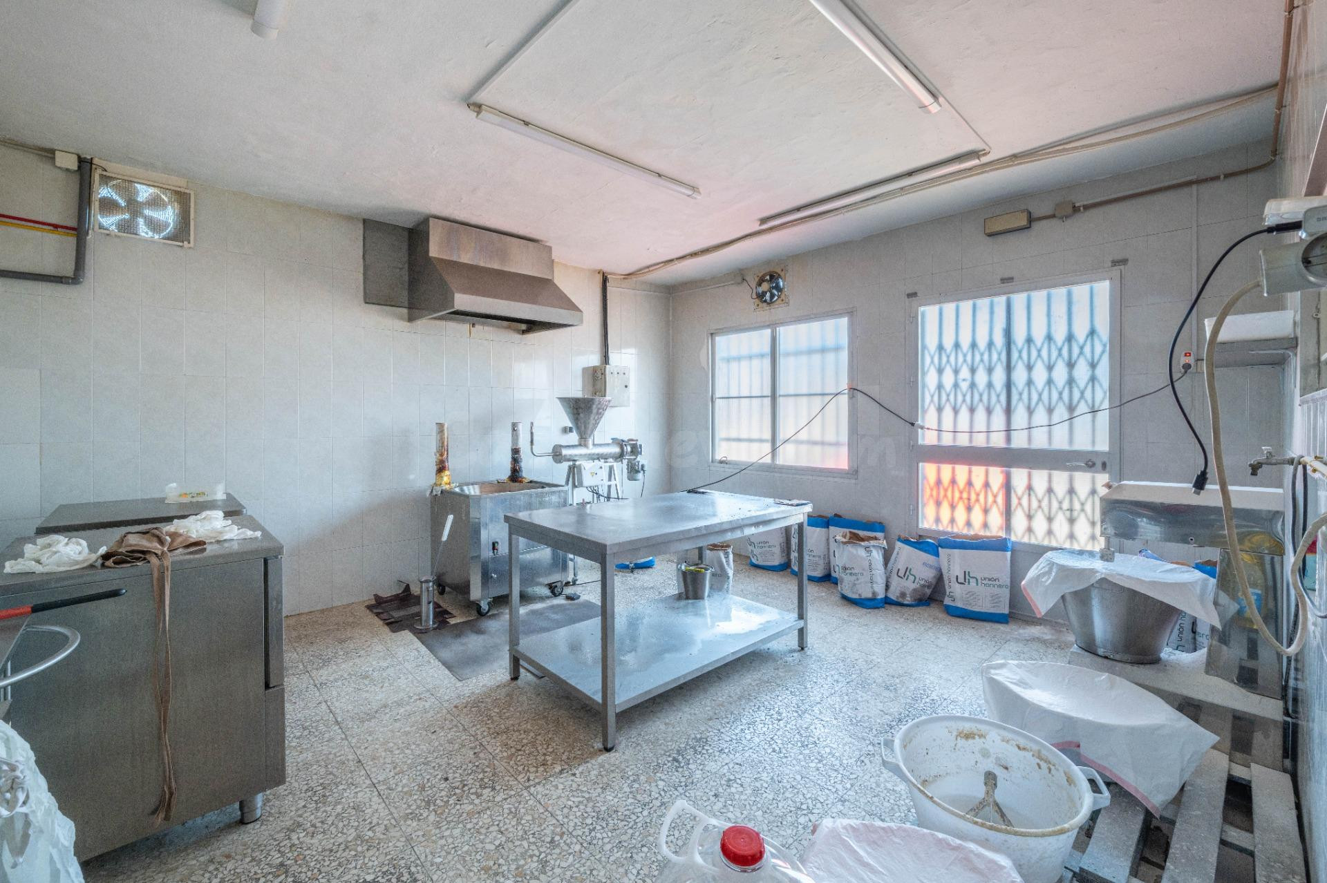 Estupenda Nave en Mercagranada - foto 25