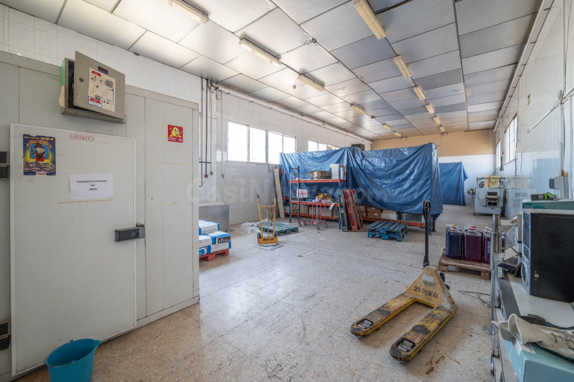 Estupenda Nave en Mercagranada - foto 32