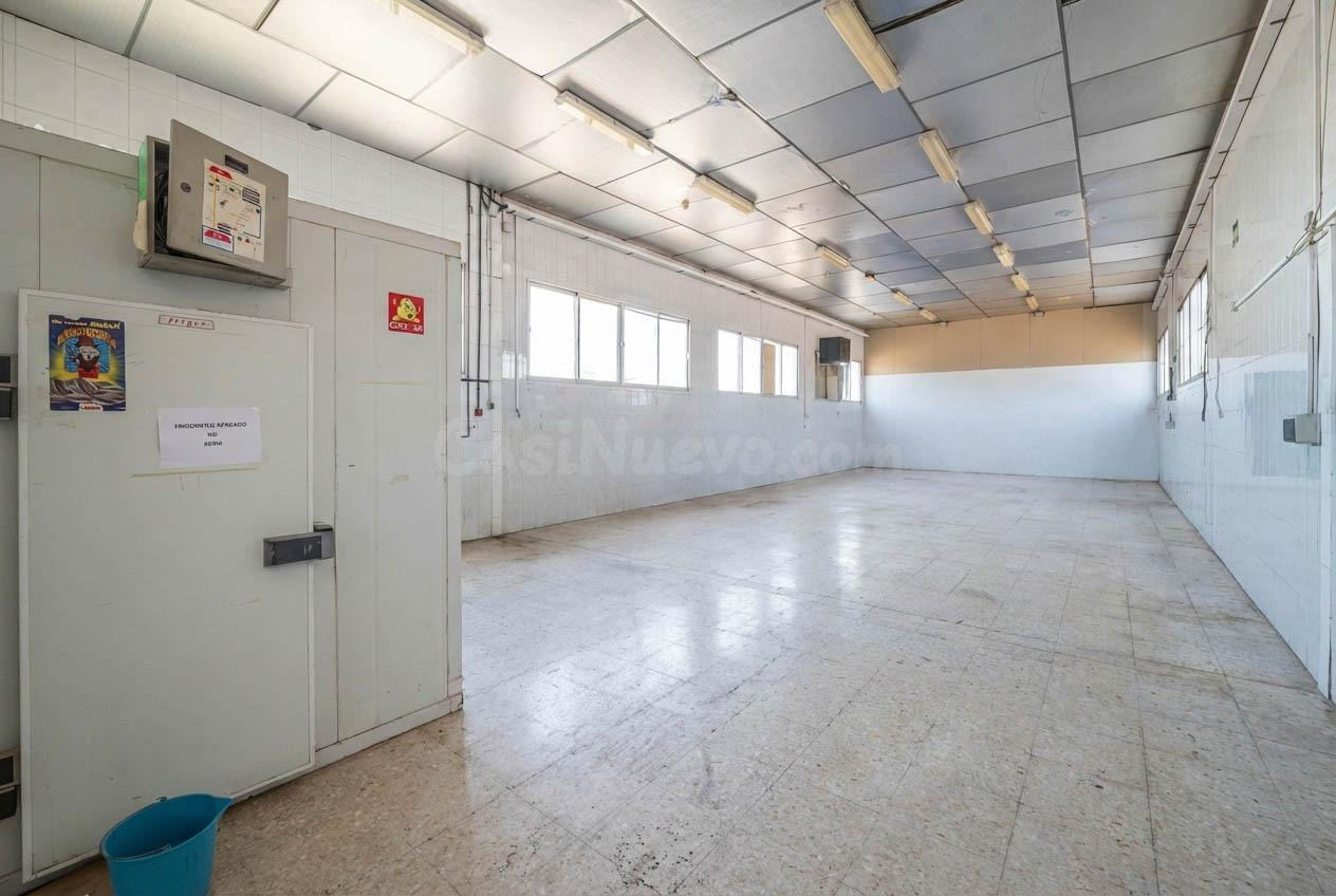 Estupenda Nave en Mercagranada - foto 33