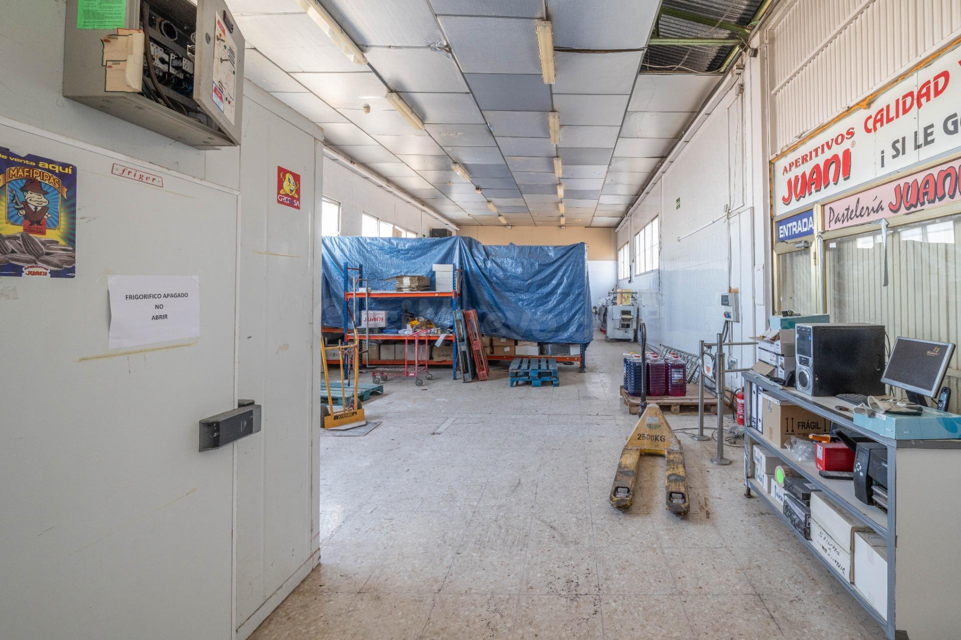 Estupenda Nave en Mercagranada - foto 34