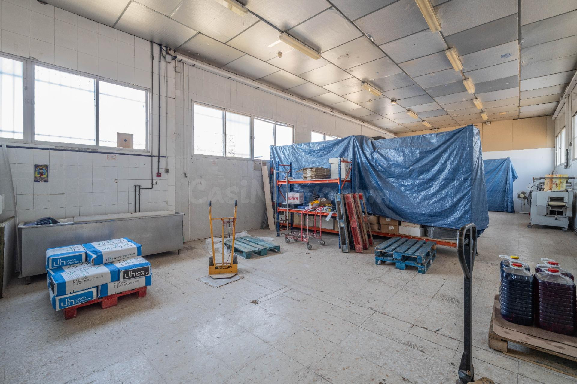 Estupenda Nave en Mercagranada - foto 35