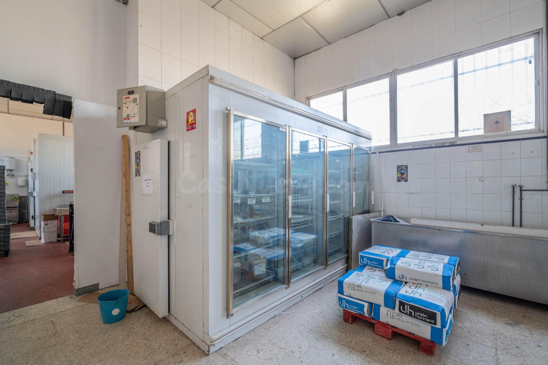 Estupenda Nave en Mercagranada - foto 37