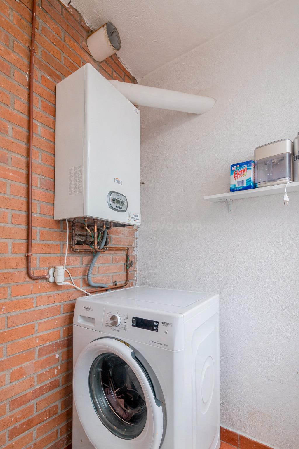 Se vende amplio y luminoso ático dúplex con magnífica terraz - foto 18