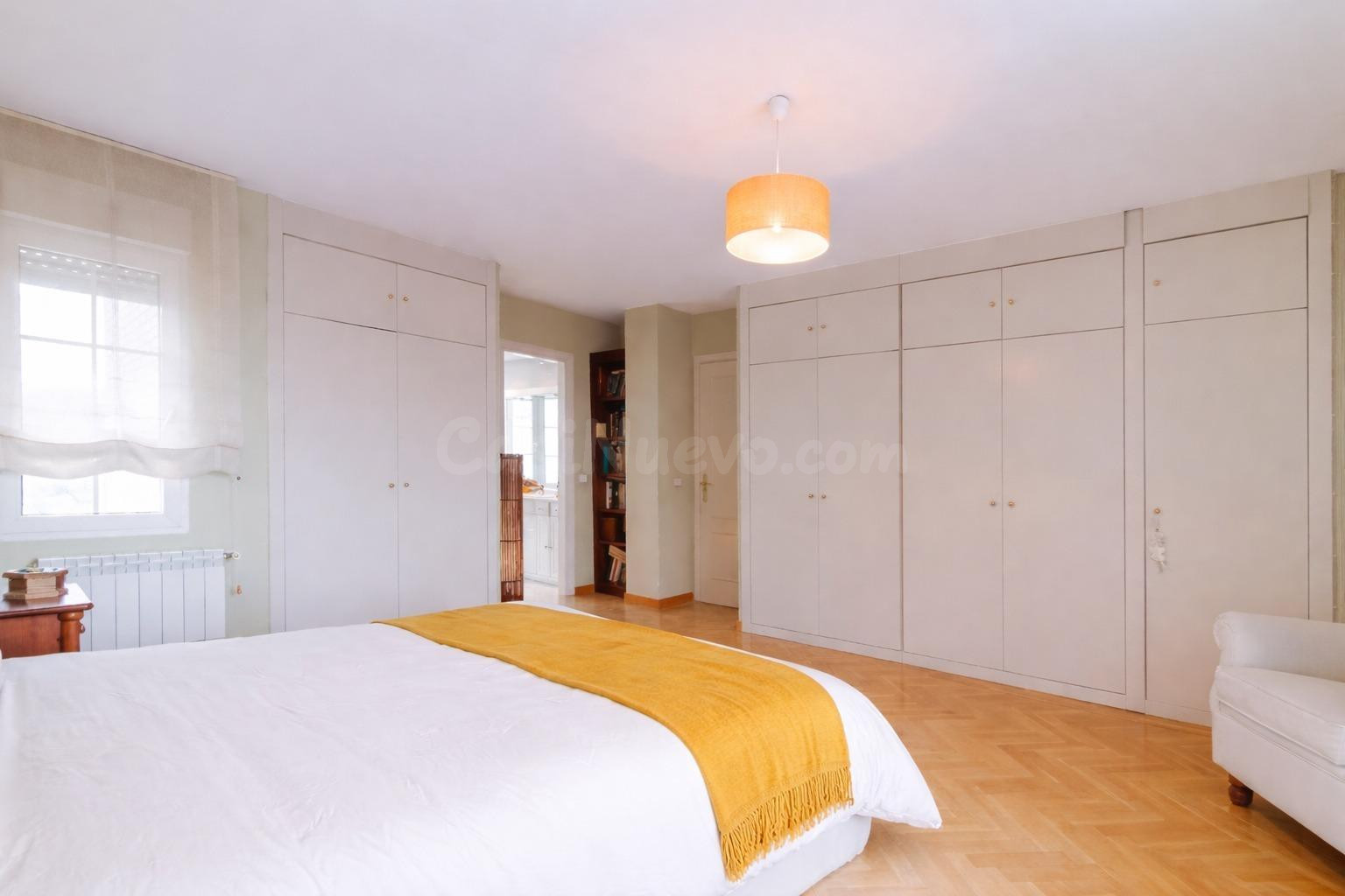 Se vende amplio y luminoso ático dúplex con magnífica terraz - foto 24