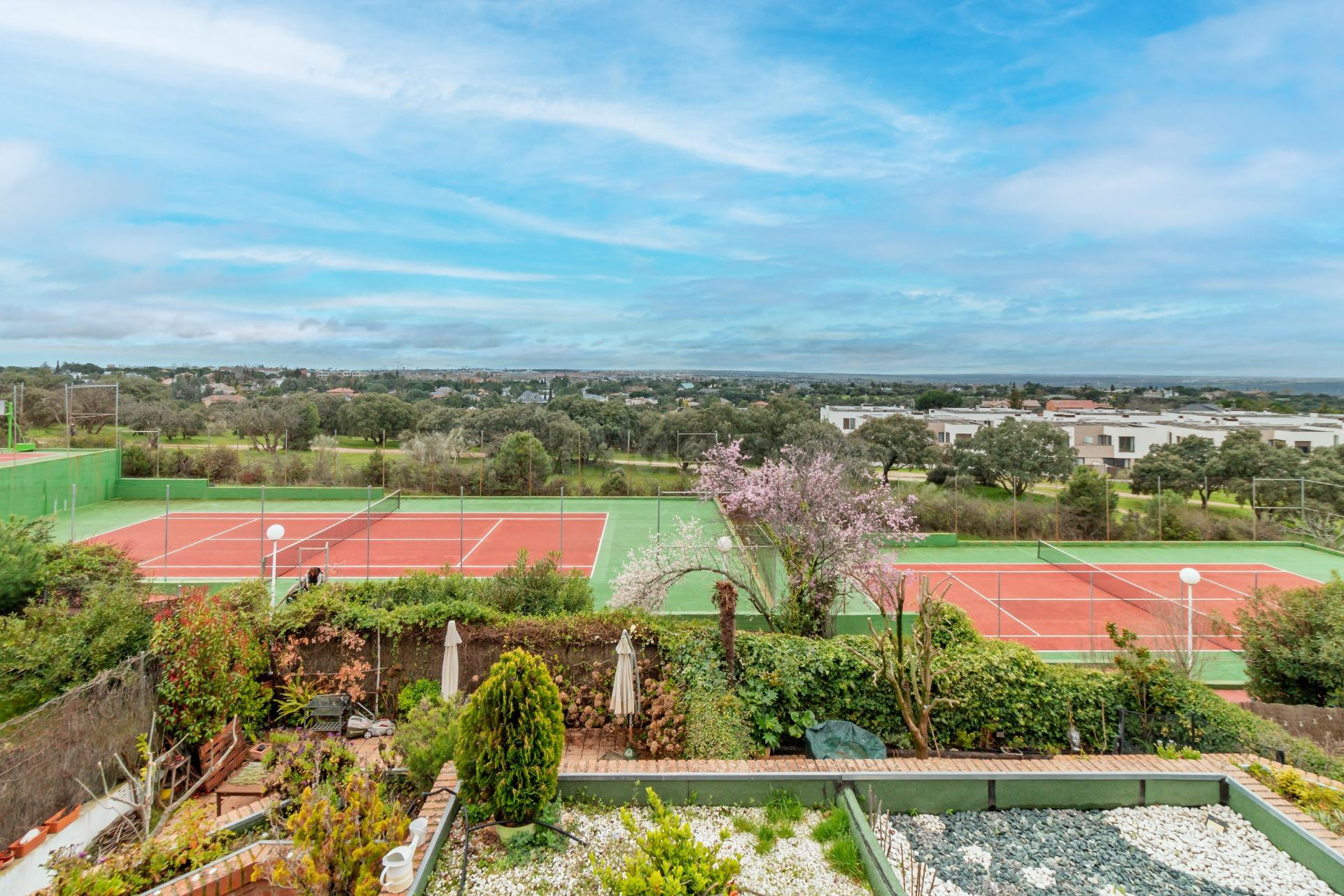 Se vende amplio y luminoso ático dúplex con magnífica terraz - foto 26