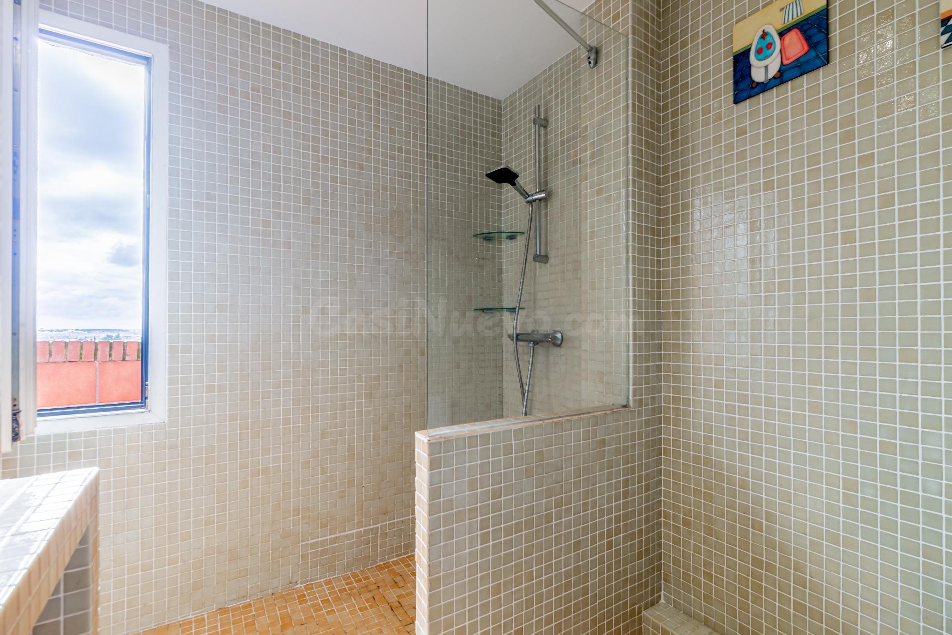 Se vende amplio y luminoso ático dúplex con magnífica terraz - foto 39