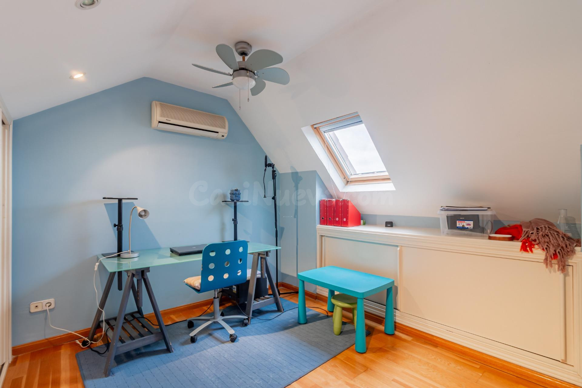 Se vende amplio y luminoso ático dúplex con magnífica terraz - foto 45