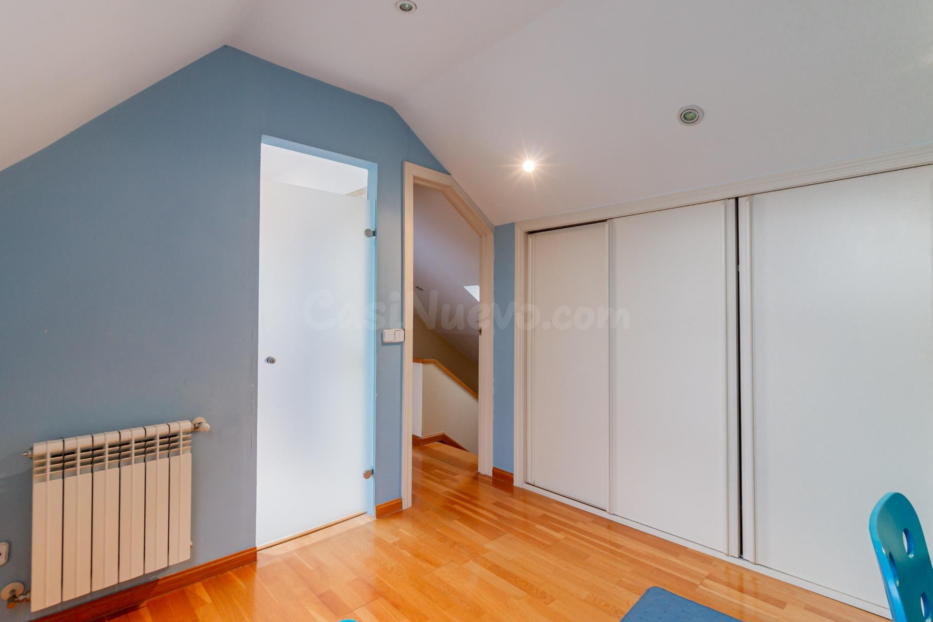 Se vende amplio y luminoso ático dúplex con magnífica terraz - foto 46