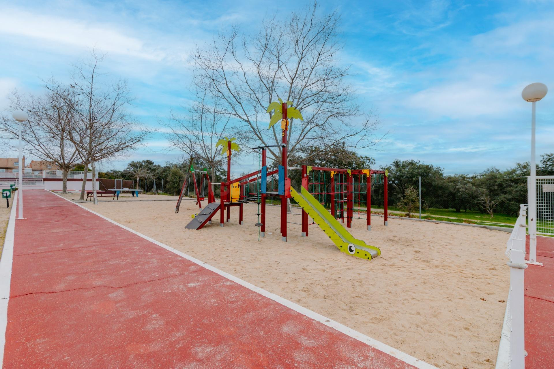 Se vende amplio y luminoso ático dúplex con magnífica terraz - foto 49