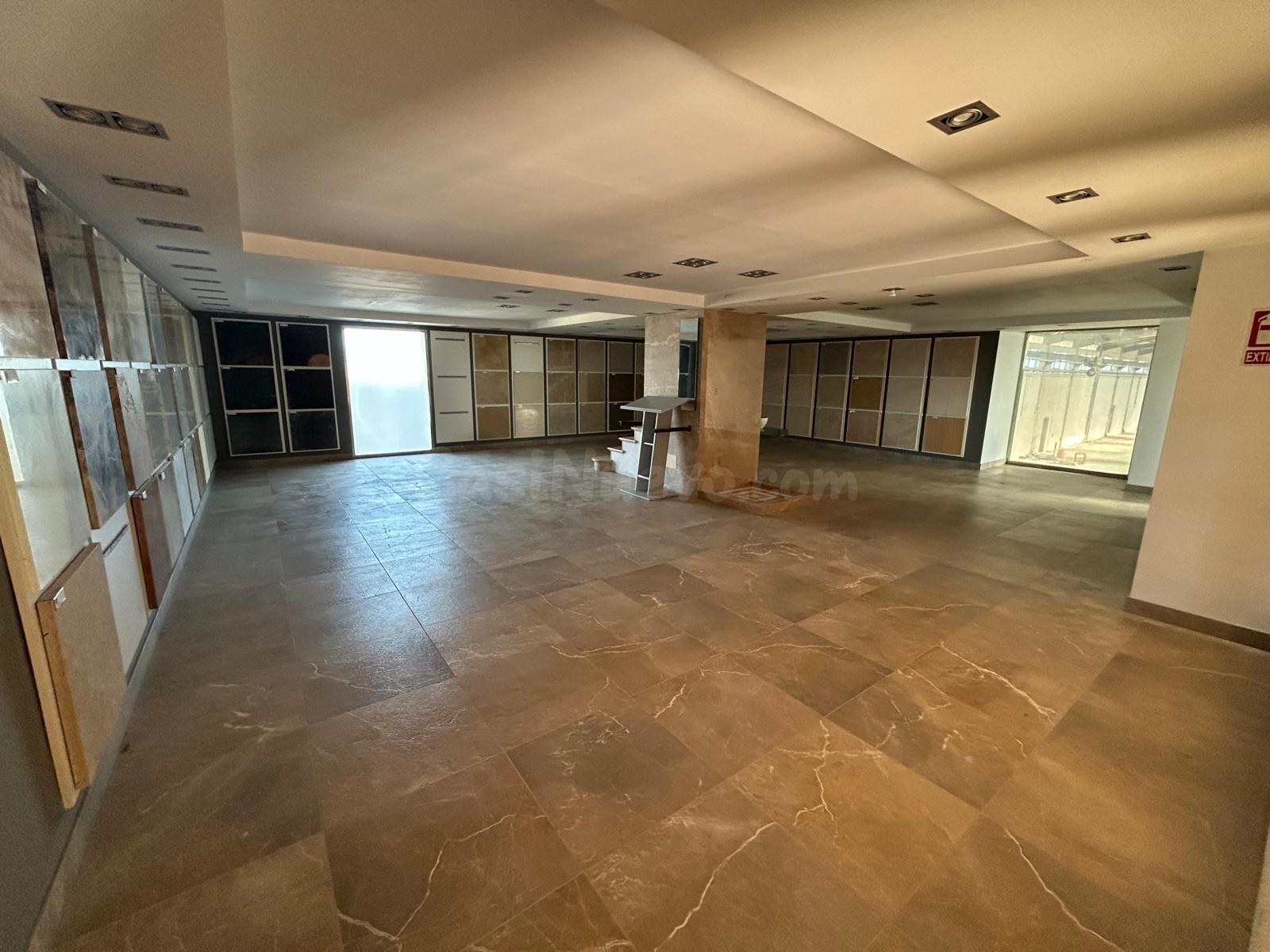 NAVE-MARMOLERÍA CON OFICINA - foto 10