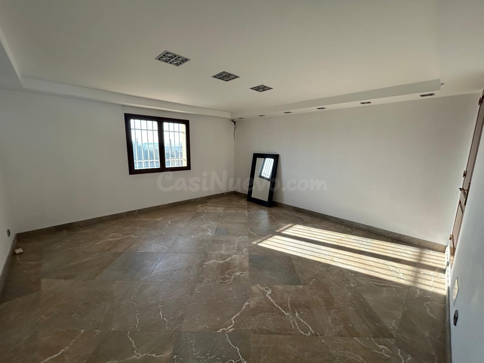 NAVE-MARMOLERÍA CON OFICINA - foto 12