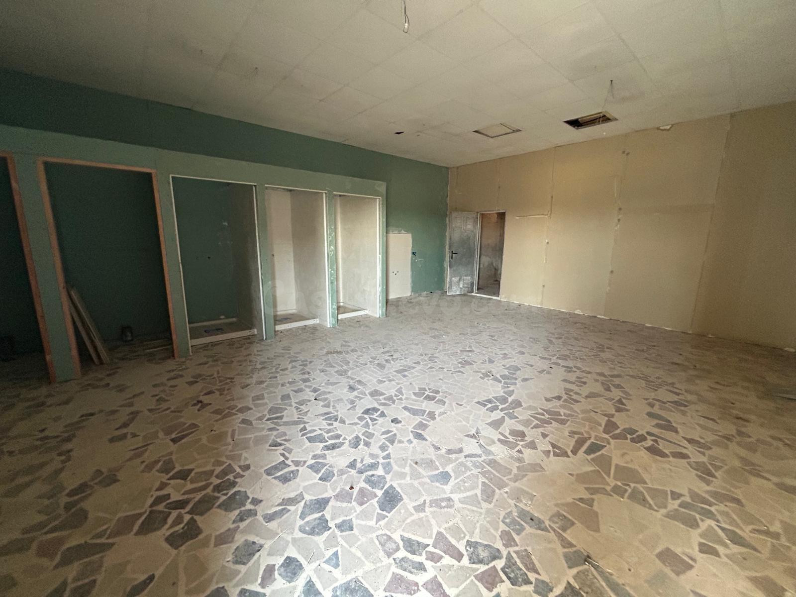 NAVE-MARMOLERÍA CON OFICINA - foto 17