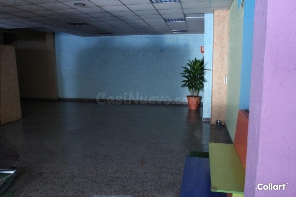 Amplio local comercial de 196 m2 - foto 2