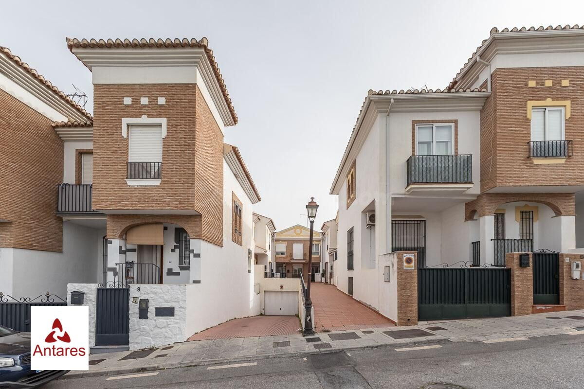 Magnífica casa unifamiliar en La Zubia, uno de los pueblos m