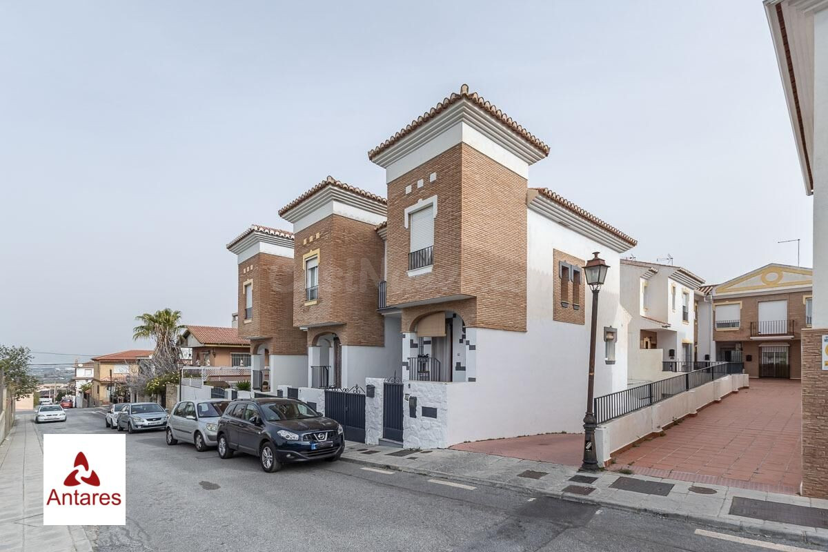 Magnífica casa unifamiliar en La Zubia, uno de los pueblos m - foto 2