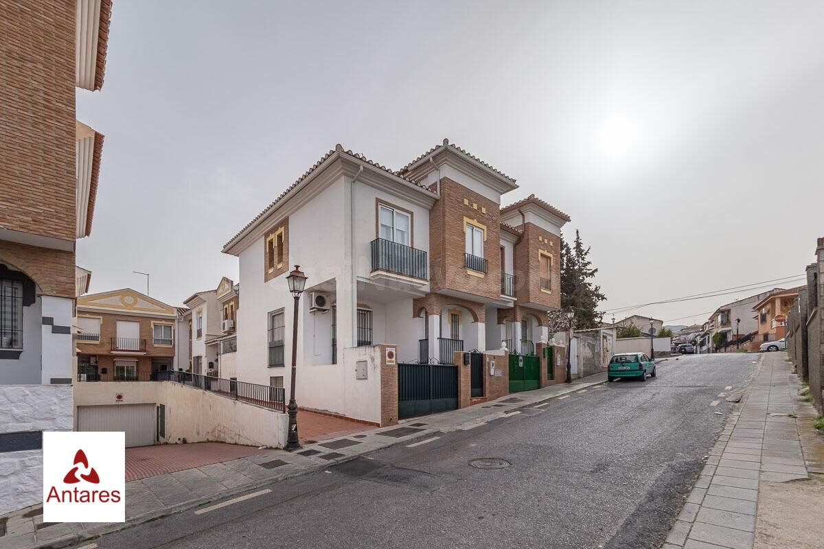 Magnífica casa unifamiliar en La Zubia, uno de los pueblos m - foto 3