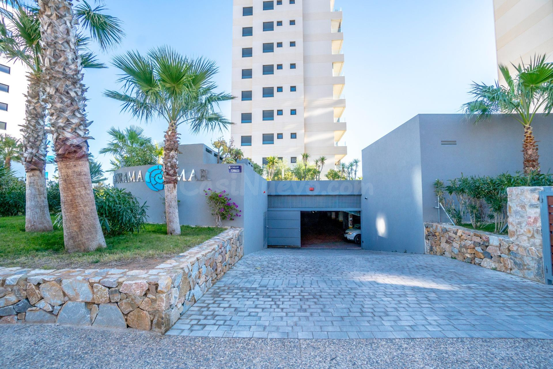se vende un penthouse con 3 dormitorios y 2 baños en comunid - foto 3