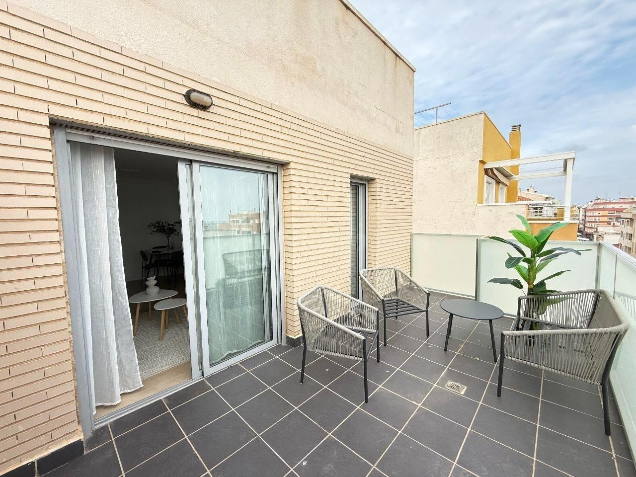 Amplio apartamento de 3 habitaciones a 100 m de la playa | Torrevieja
