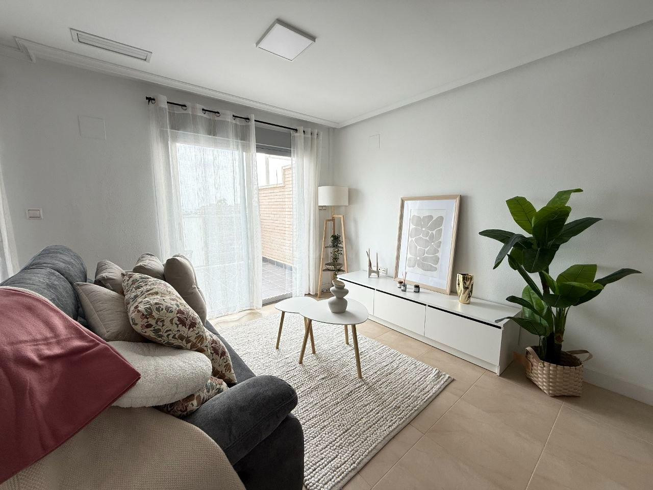 Amplio apartamento de 3 habitaciones a 100 m de la playa | T - foto 2