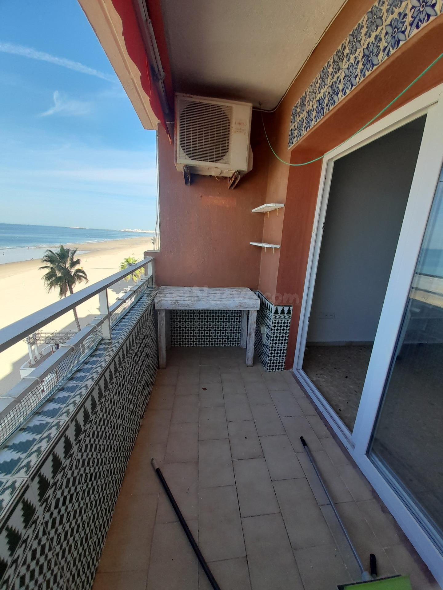 ¡¡ DESCUBRE UNA OPORTUNIDAD UNICA FRENTE AL MAR EN CÁDIZ !! - foto 15